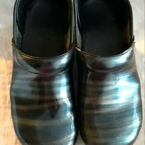 Dansko Nurse Clogs women's 40 size 9.5 (US) Iridescent